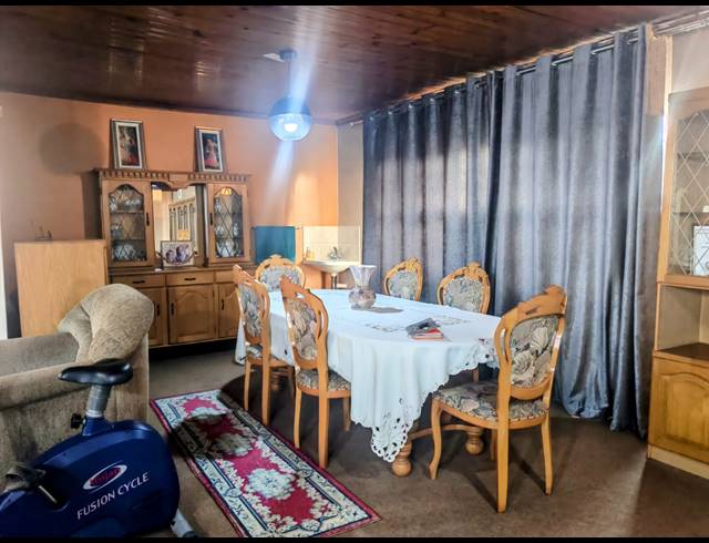 4 BEDROOM HOUSE FOR SALE IN SHALLCROSS